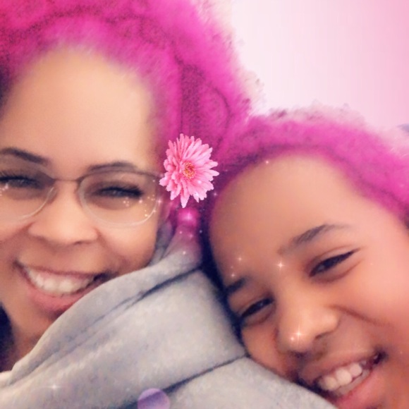 Meet your Posher, Shashawn - Picture 3 of 4